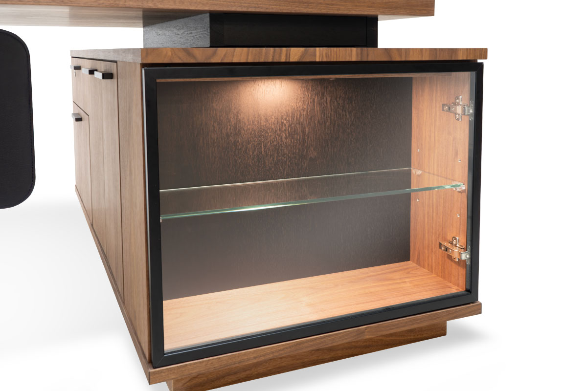 ガラスキャビネット・点灯時