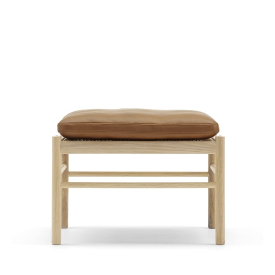 CARL HANSEN & SON | OW149F COLONIAL FOOT STOOL
